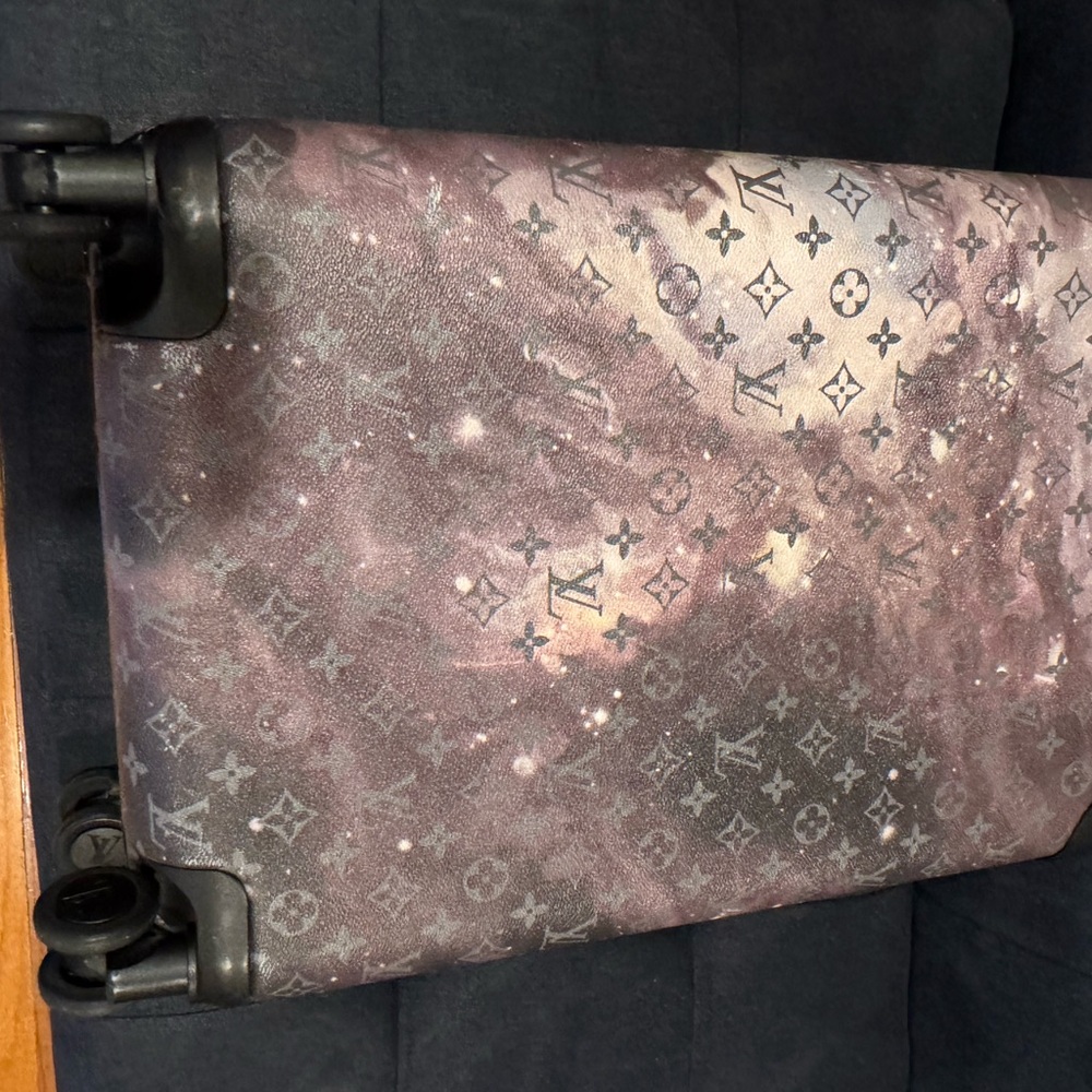 Louis Vuitton Horizon Monogram Galaxy 55 Black Multicolor